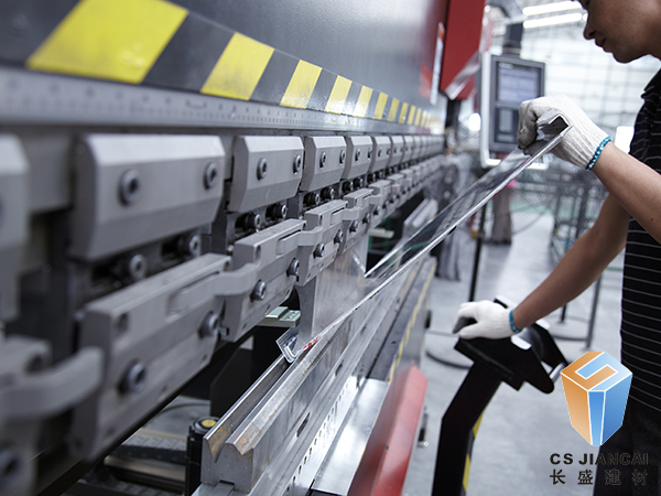 鋁單板廠家車間師傅 鋁單板廠家車間師傅